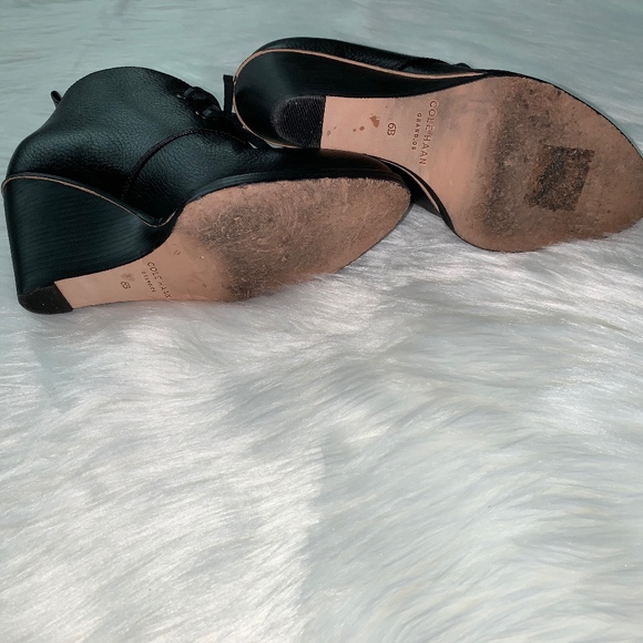 New! Cole Haan Black Wedge Ankle Boot Pebbled Leather - Picture 8 of 8